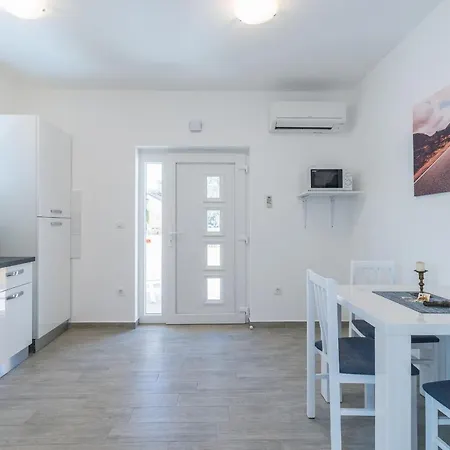 By The Sea Privlaka, Zadar - 18601 Apartment Vir